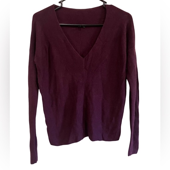 Eileen Fisher S Lightweight Tencel Silk Purple V-
Neck Pullover Sweater Sz S - Picture 1 of 9